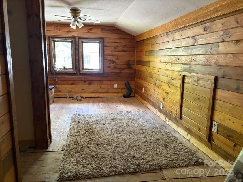 257 River Road, Newland, NC 28657.  MLS# CAR4263273, YatesRealty ID 14794. 