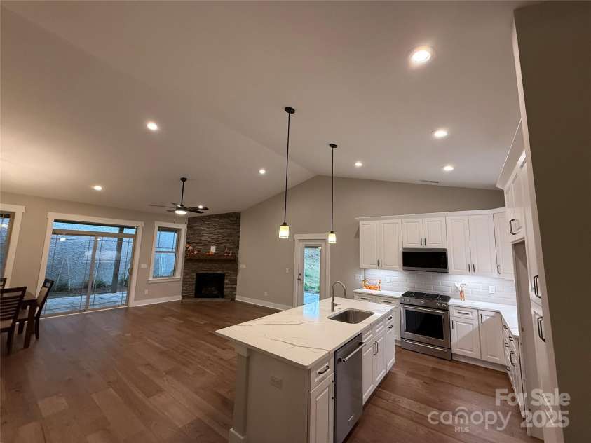 20 Craftsman Overlook Ridge, Arden, NC 28704.  MLS# CAR4201077, YatesRealty ID 14795. 
