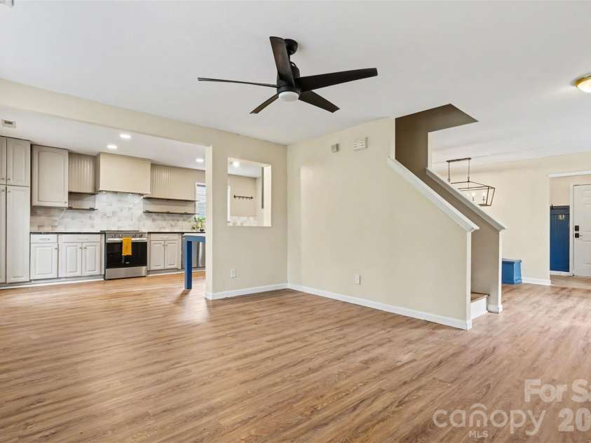 2648 Stream Bank Drive, Charlotte, NC 28269.  MLS# CAR4366571, YatesRealty ID 14796. 