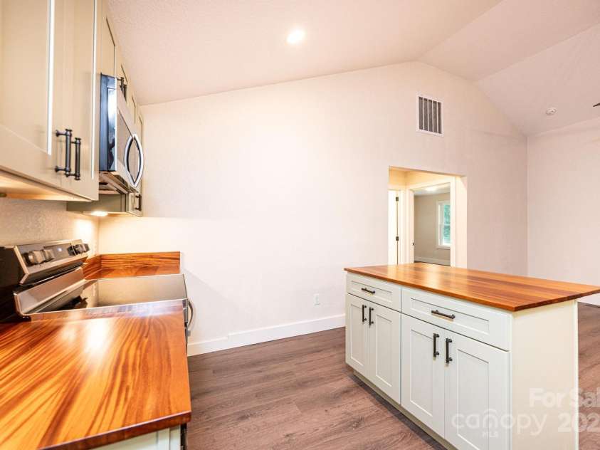 2448 Alfred Hartley Road, Lenoir, NC 28645.  MLS# CAR4263406, YatesRealty ID 14797. 