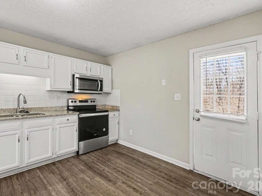 5932 Scots Bluff Drive, Charlotte, NC 28227.  MLS# CAR4344774, YatesRealty ID 14797. 