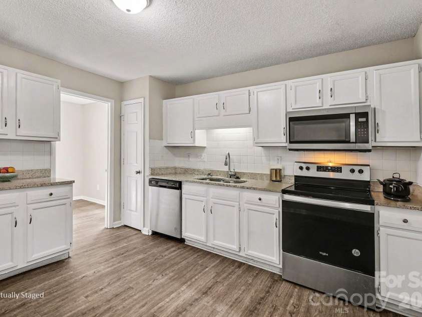 5932 Scots Bluff Drive, Charlotte, NC 28227.  MLS# CAR4344774, YatesRealty ID 14797. Virtually Staged