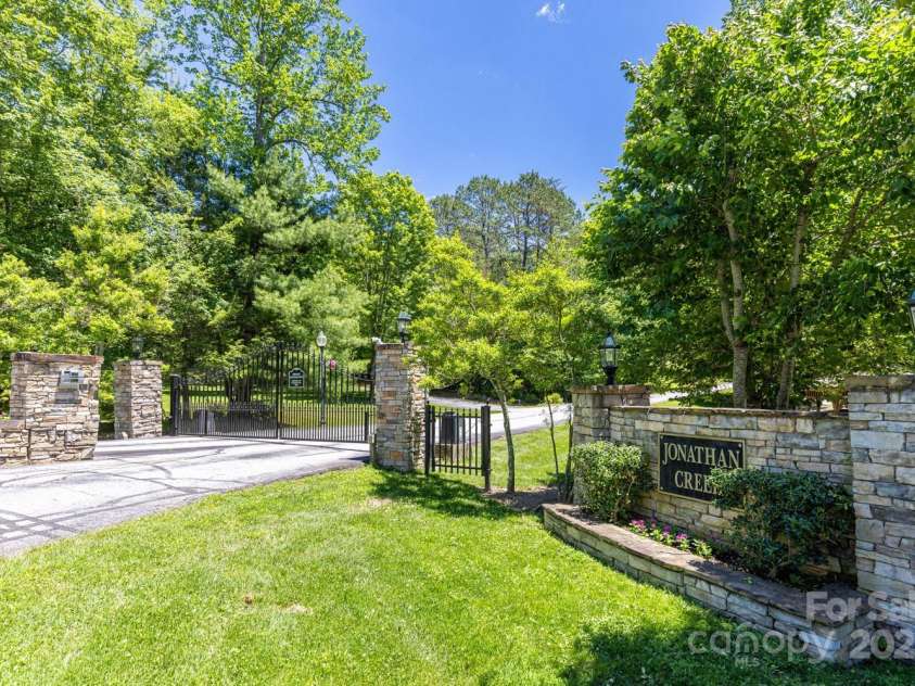 190 Jonathan Creek Drive, Etowah, NC 28729.  MLS# CAR4263366, YatesRealty ID 14798. 