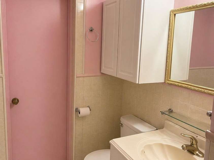 2126 Syracuse Drive, Charlotte, NC 28216.  MLS# CAR4316831, YatesRealty ID 14798. Bathroom