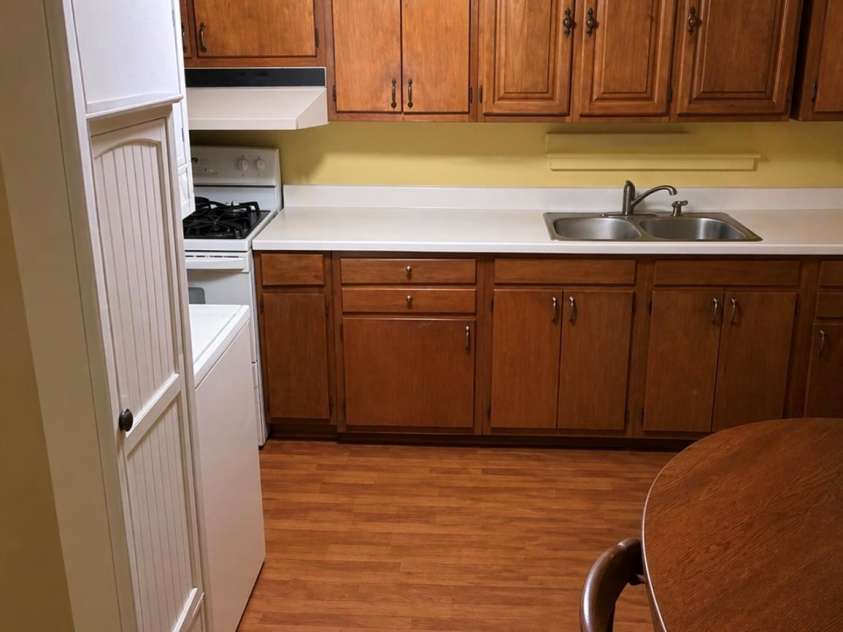 2126 Syracuse Drive, Charlotte, NC 28216.  MLS# CAR4316831, YatesRealty ID 14798. Kitchen
