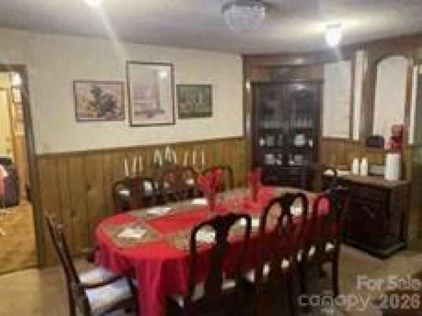 2126 Syracuse Drive, Charlotte, NC 28216.  MLS# CAR4316831, YatesRealty ID 14798. Spacious Dining Room