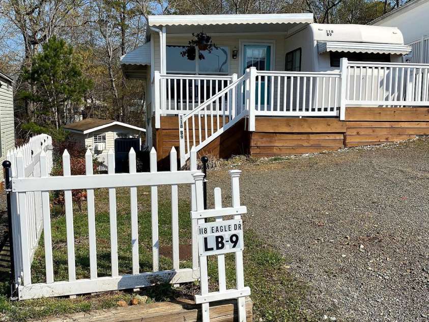 118 Eagle Drive, New London, NC 28127.  MLS# CAR4359986, YatesRealty ID 14799. 