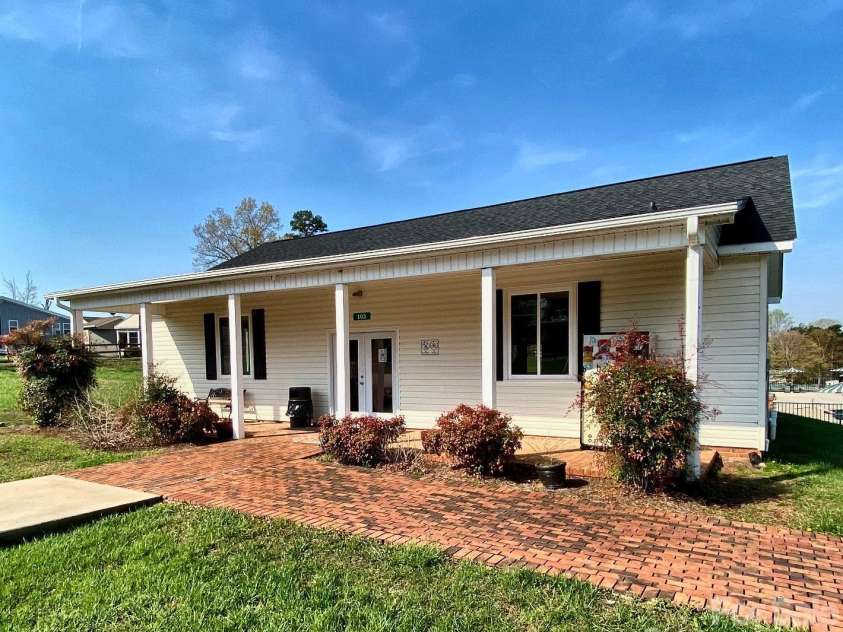 118 Eagle Drive, New London, NC 28127.  MLS# CAR4359986, YatesRealty ID 14799. 