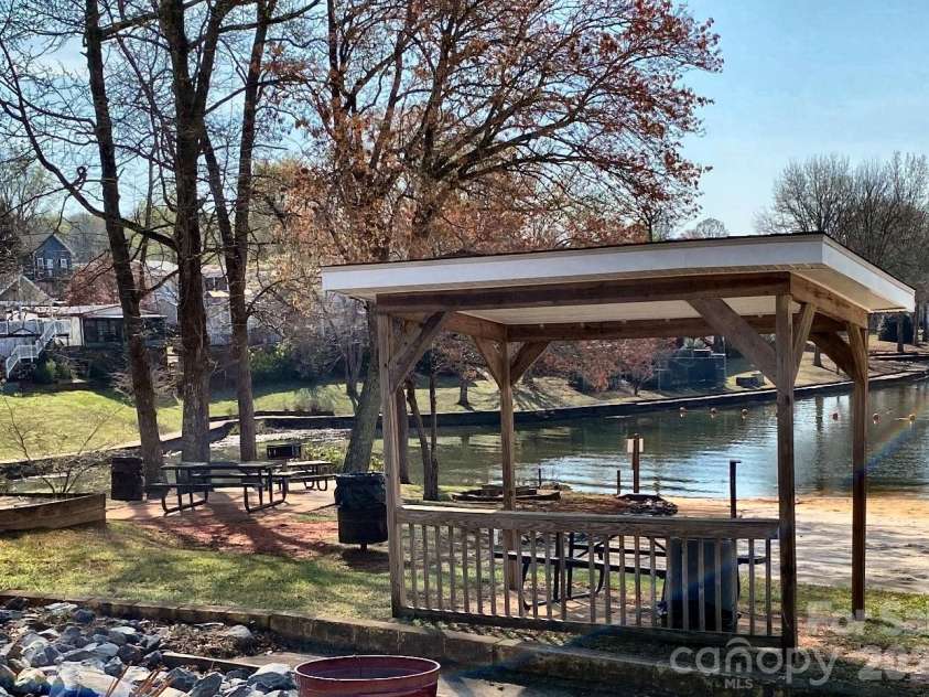 118 Eagle Drive, New London, NC 28127.  MLS# CAR4359986, YatesRealty ID 14799. 