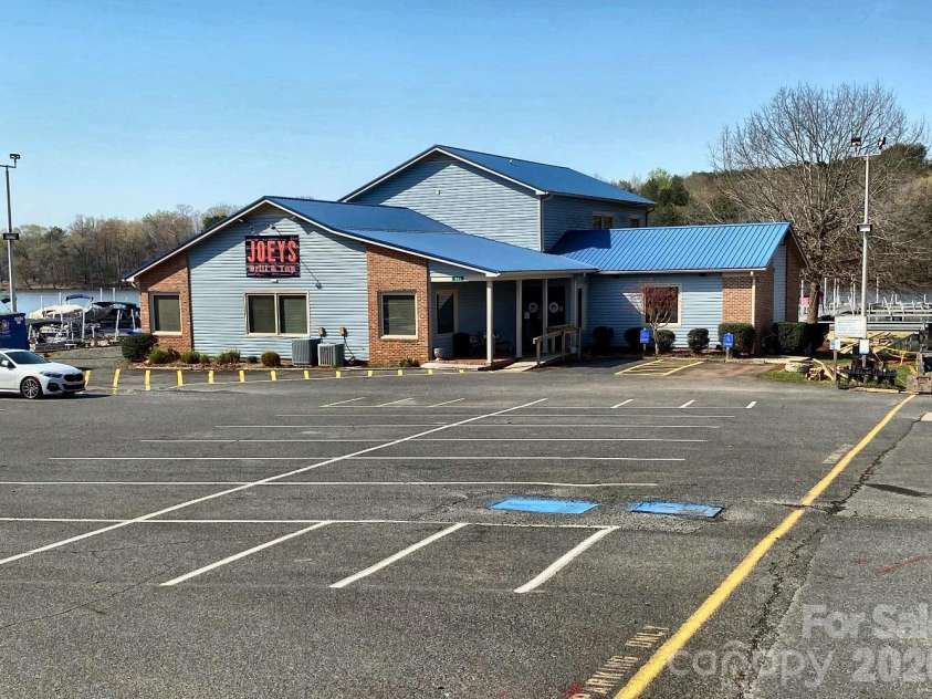 118 Eagle Drive, New London, NC 28127.  MLS# CAR4359986, YatesRealty ID 14799. 