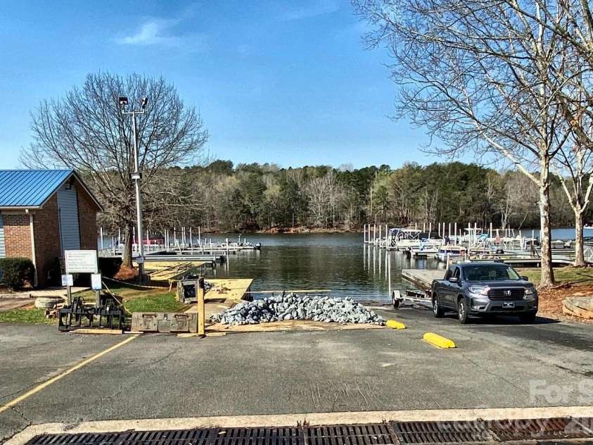 118 Eagle Drive, New London, NC 28127.  MLS# CAR4359986, YatesRealty ID 14799. 
