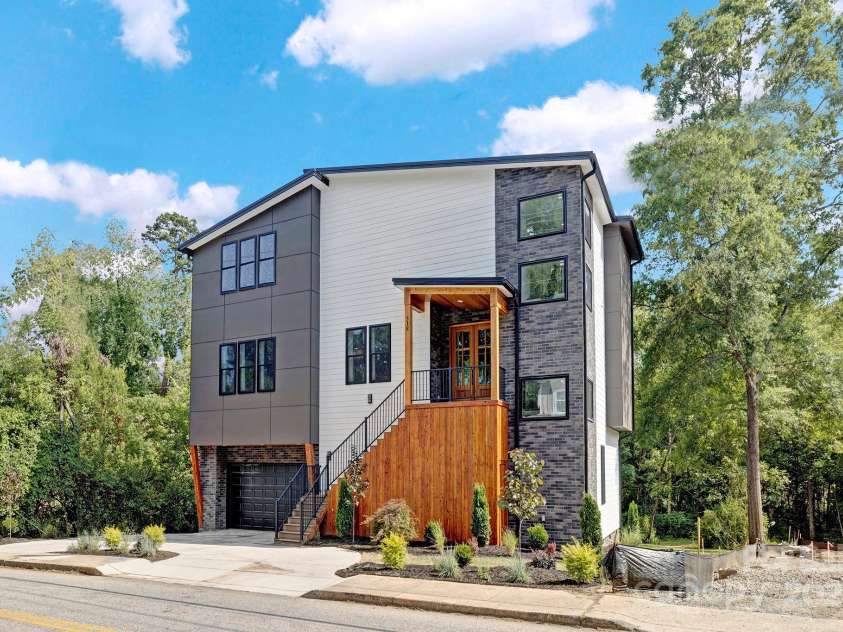 518 Ideal Way, Charlotte, NC 28203.  MLS# CAR4159881, YatesRealty ID 148. 