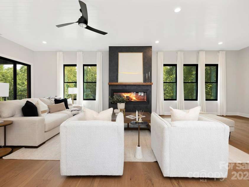 518 Ideal Way, Charlotte, NC 28203.  MLS# CAR4159881, YatesRealty ID 148. 