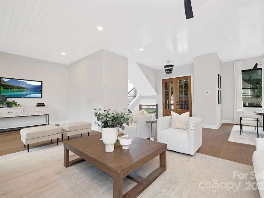 518 Ideal Way, Charlotte, NC 28203.  MLS# CAR4159881, YatesRealty ID 148. 