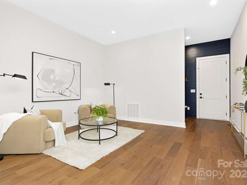 518 Ideal Way, Charlotte, NC 28203.  MLS# CAR4159881, YatesRealty ID 148. 