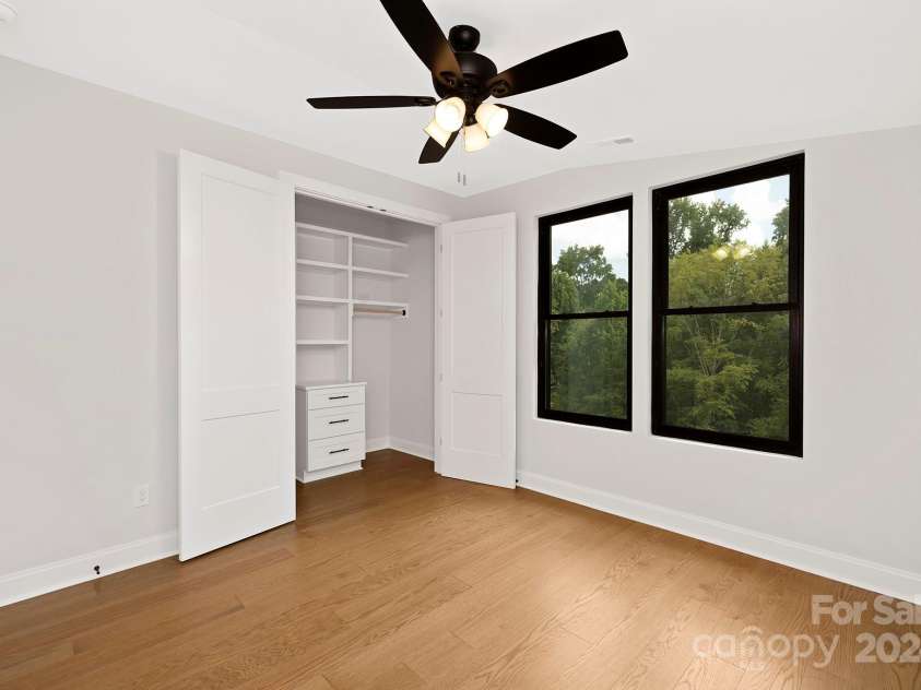 518 Ideal Way, Charlotte, NC 28203.  MLS# CAR4159881, YatesRealty ID 148. 