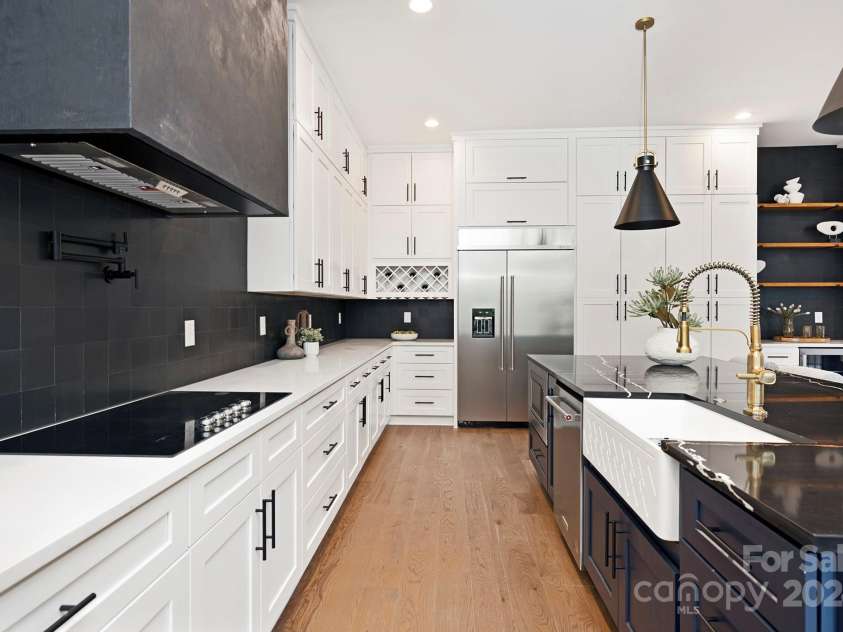 518 Ideal Way, Charlotte, NC 28203.  MLS# CAR4159881, YatesRealty ID 148. 