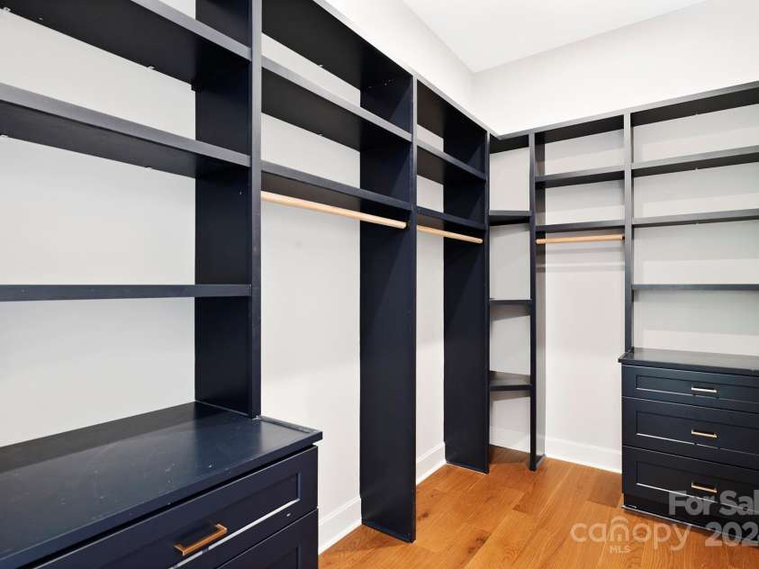 518 Ideal Way, Charlotte, NC 28203.  MLS# CAR4159881, YatesRealty ID 148. 