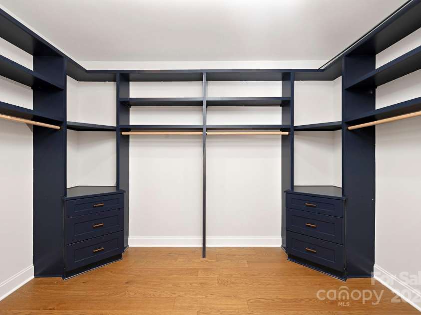 518 Ideal Way, Charlotte, NC 28203.  MLS# CAR4159881, YatesRealty ID 148. 