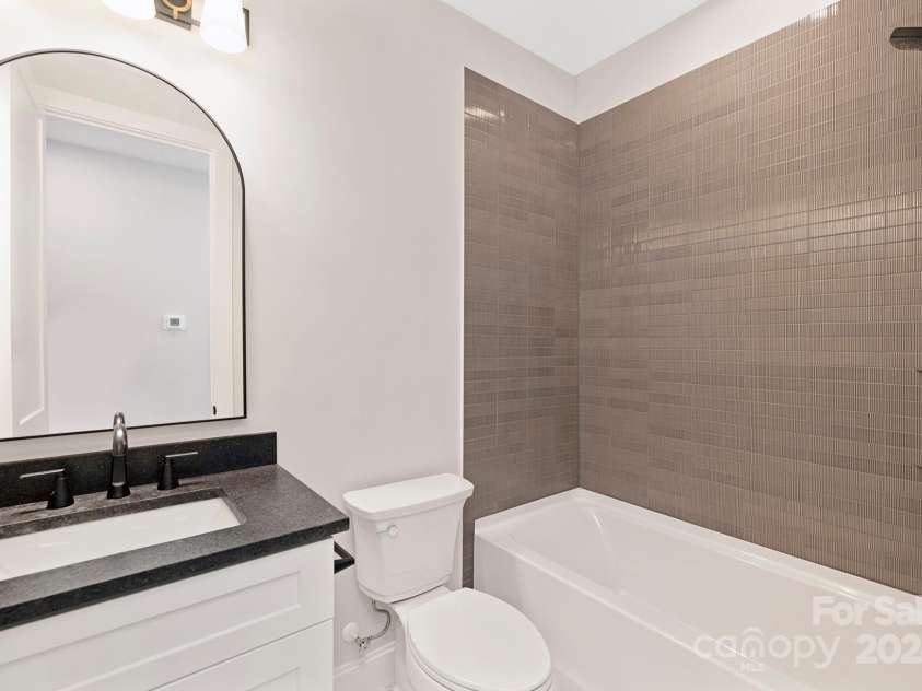 518 Ideal Way, Charlotte, NC 28203.  MLS# CAR4159881, YatesRealty ID 148. 