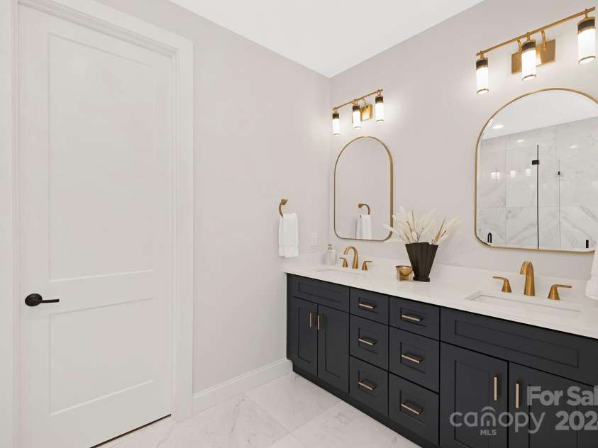 518 Ideal Way, Charlotte, NC 28203.  MLS# CAR4159881, YatesRealty ID 148. 