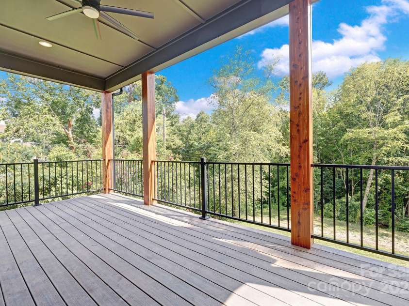 518 Ideal Way, Charlotte, NC 28203.  MLS# CAR4159881, YatesRealty ID 148. 