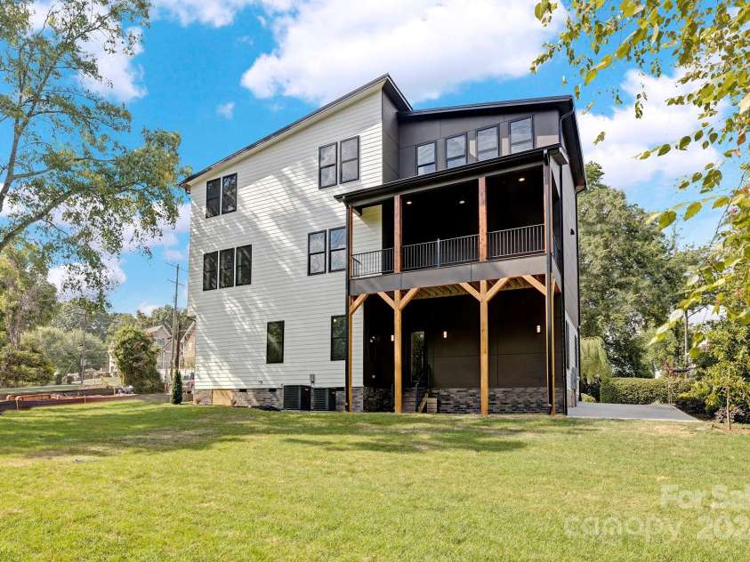 518 Ideal Way, Charlotte, NC 28203.  MLS# CAR4159881, YatesRealty ID 148. 