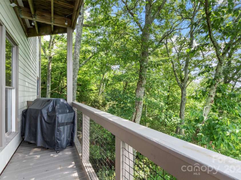66 Club Villa Court, Burnsville, NC 28714.  MLS# CAR4226416, YatesRealty ID 1480. 