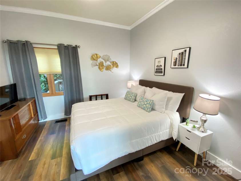 66 Club Villa Court, Burnsville, NC 28714.  MLS# CAR4226416, YatesRealty ID 1480. 