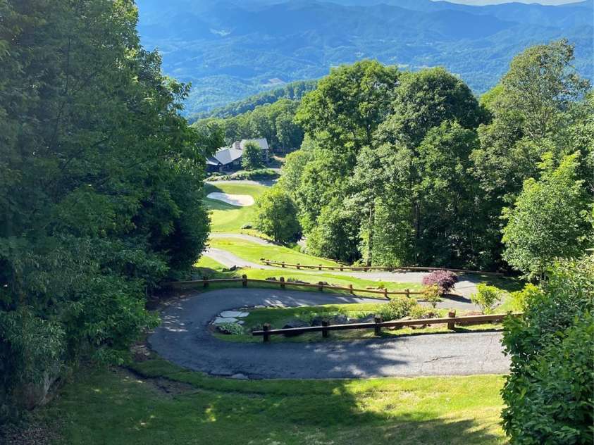 66 Club Villa Court, Burnsville, NC 28714.  MLS# CAR4226416, YatesRealty ID 1480. 