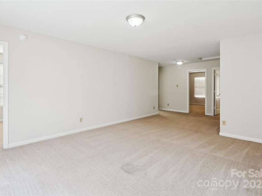 2010 Durand Road, Fort Mill, SC 29715.  MLS# CAR4217620, YatesRealty ID 14800. 