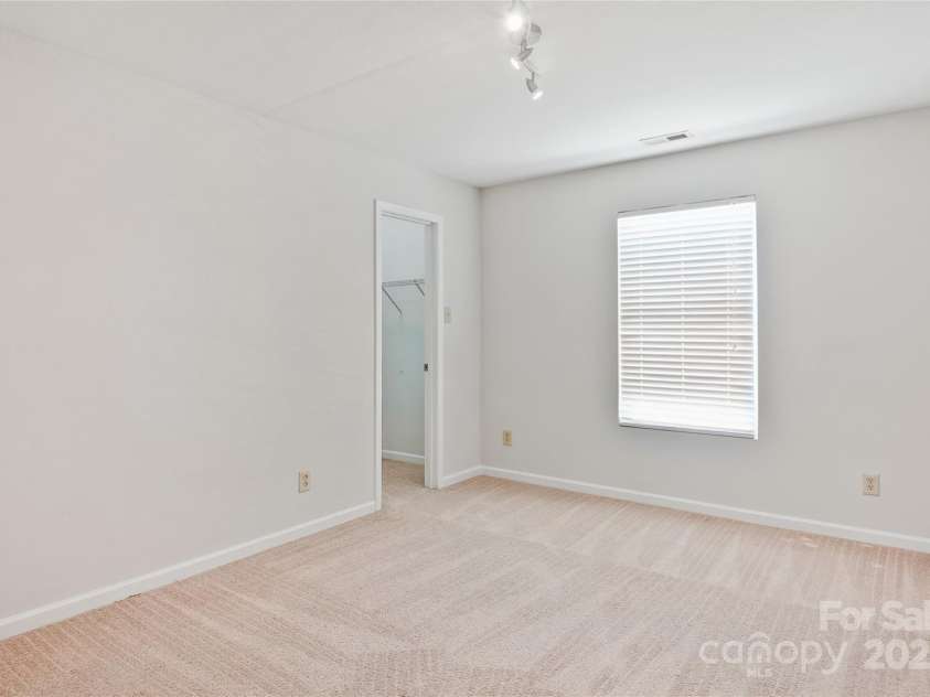 2010 Durand Road, Fort Mill, SC 29715.  MLS# CAR4217620, YatesRealty ID 14800. 