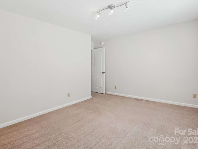 2010 Durand Road, Fort Mill, SC 29715.  MLS# CAR4217620, YatesRealty ID 14800. 