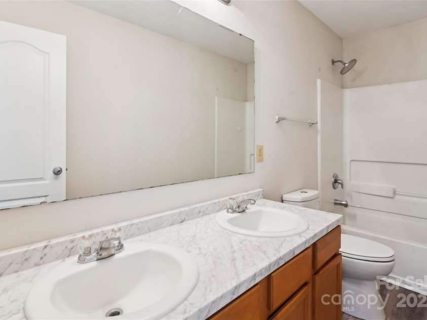 2010 Durand Road, Fort Mill, SC 29715.  MLS# CAR4217620, YatesRealty ID 14800. 