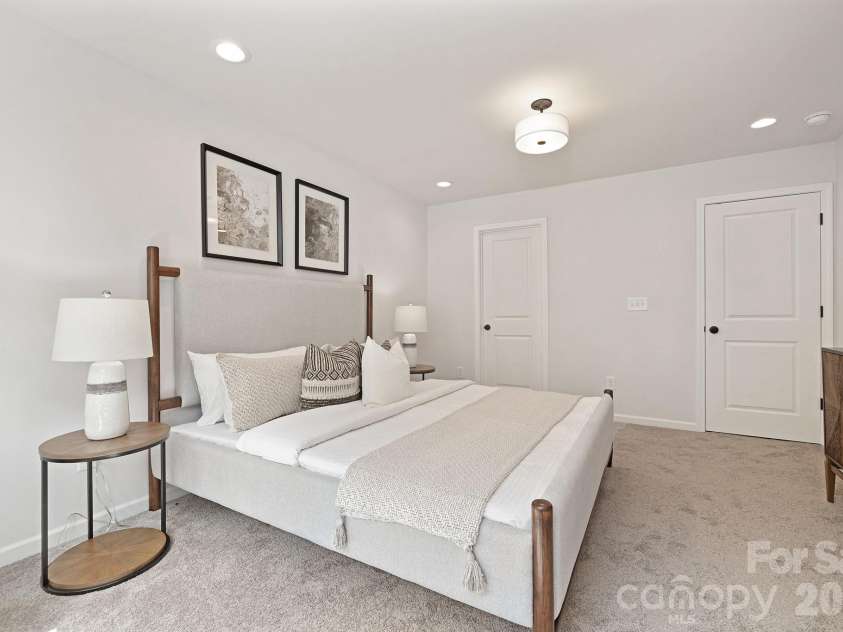 3009 Sloan Drive, Charlotte, NC 28208.  MLS# CAR4366872, YatesRealty ID 14800. Representation