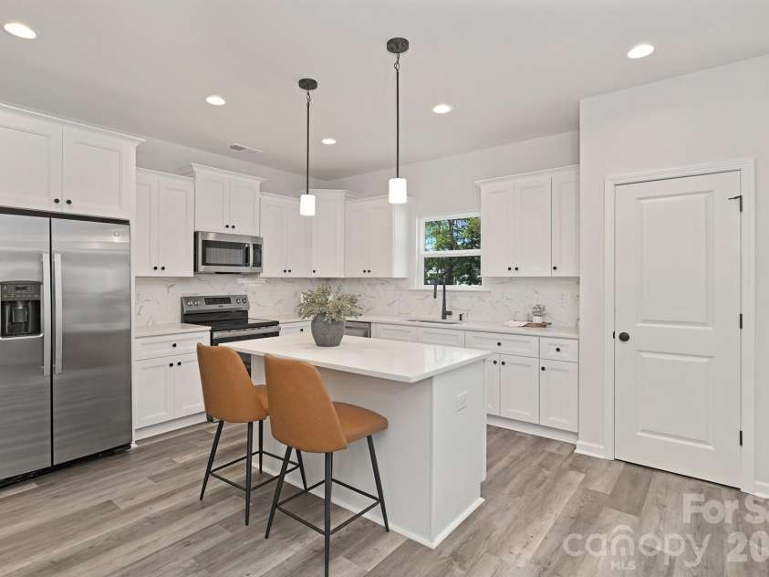 3009 Sloan Drive, Charlotte, NC 28208.  MLS# CAR4366872, YatesRealty ID 14800. Representation