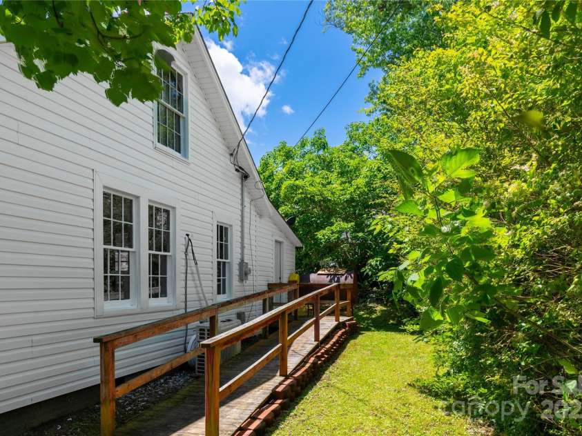 103 Madison Street, Marion, NC 28752.  MLS# CAR4258355, YatesRealty ID 14801. 