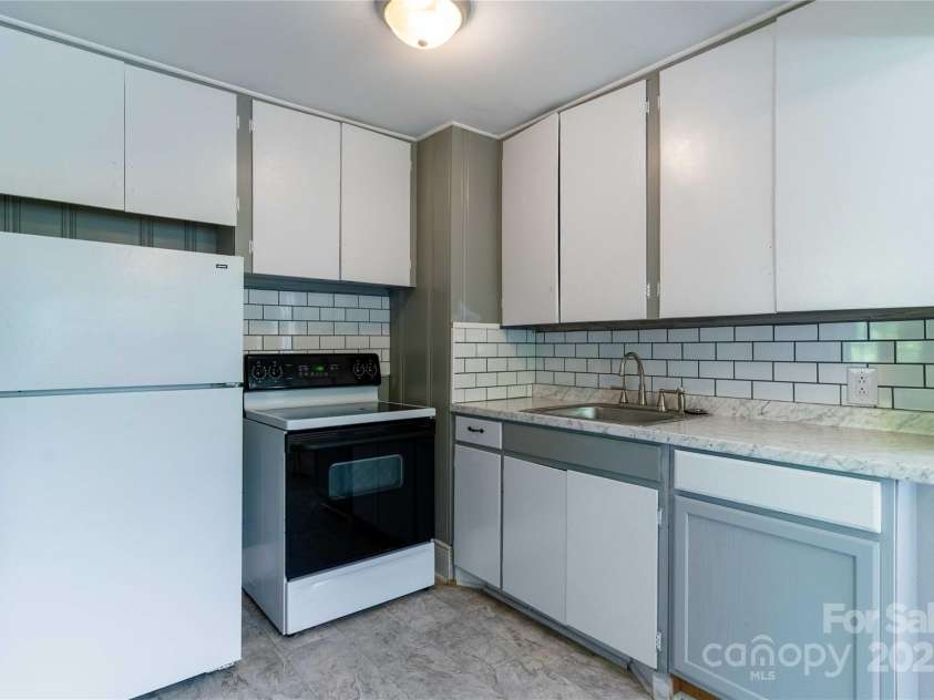 103 Madison Street, Marion, NC 28752.  MLS# CAR4258355, YatesRealty ID 14801. 