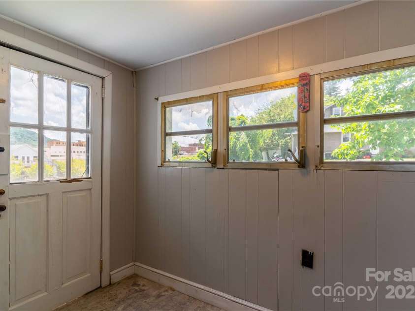 103 Madison Street, Marion, NC 28752.  MLS# CAR4258355, YatesRealty ID 14801. 