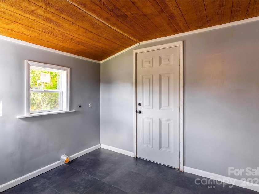 103 Madison Street, Marion, NC 28752.  MLS# CAR4258355, YatesRealty ID 14801. 