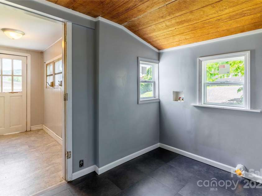 103 Madison Street, Marion, NC 28752.  MLS# CAR4258355, YatesRealty ID 14801. 