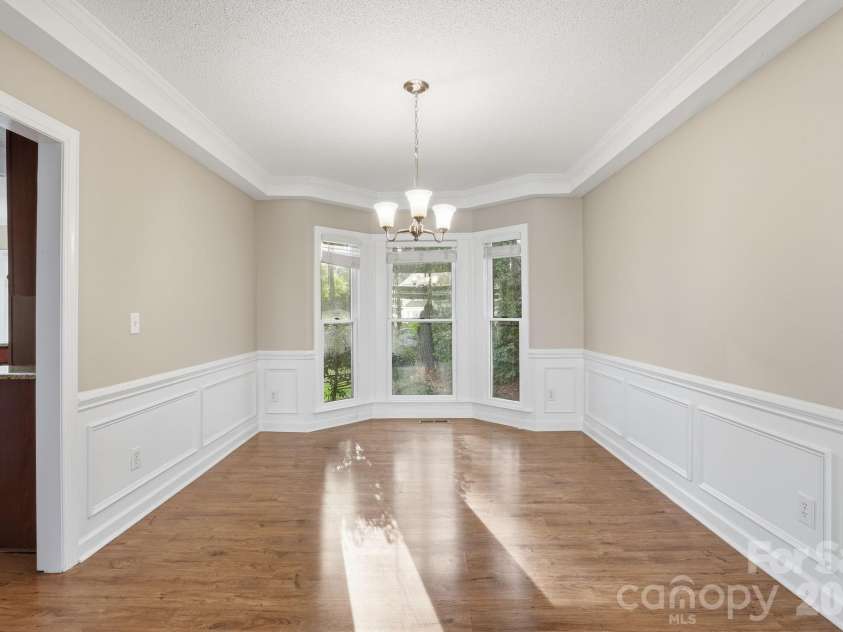 4915 Benthaven Lane, Charlotte, NC 28269.  MLS# CAR4357393, YatesRealty ID 14802. 