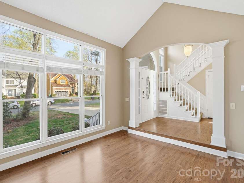 4915 Benthaven Lane, Charlotte, NC 28269.  MLS# CAR4357393, YatesRealty ID 14802. 