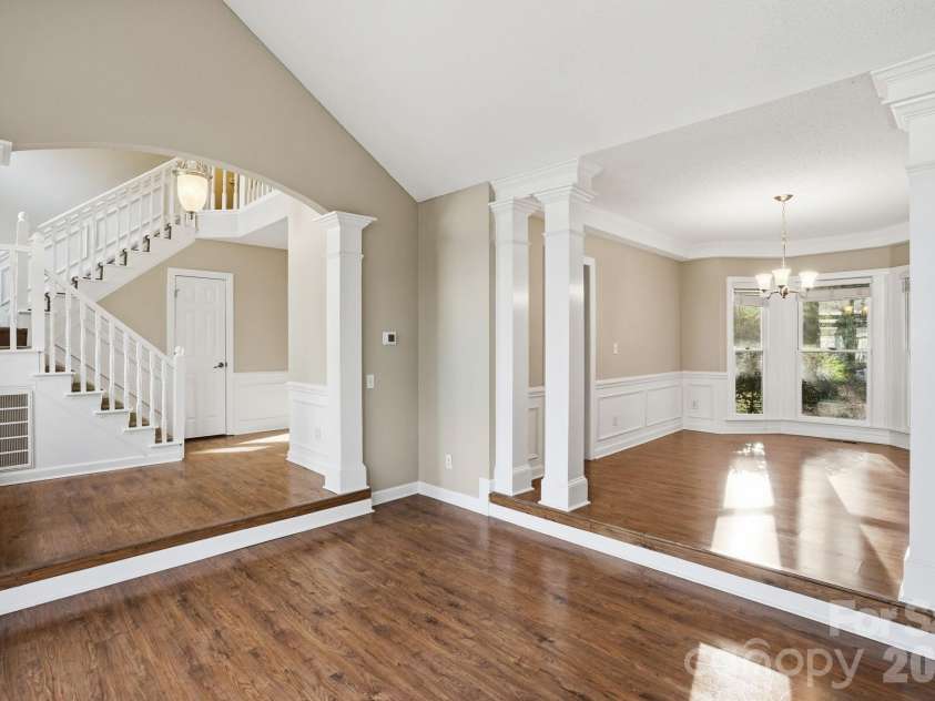 4915 Benthaven Lane, Charlotte, NC 28269.  MLS# CAR4357393, YatesRealty ID 14802. 