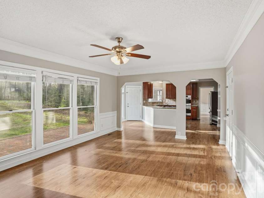 4915 Benthaven Lane, Charlotte, NC 28269.  MLS# CAR4357393, YatesRealty ID 14802. 