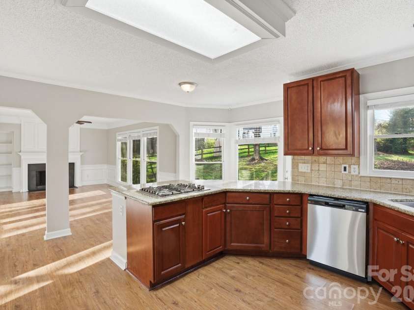 4915 Benthaven Lane, Charlotte, NC 28269.  MLS# CAR4357393, YatesRealty ID 14802. 