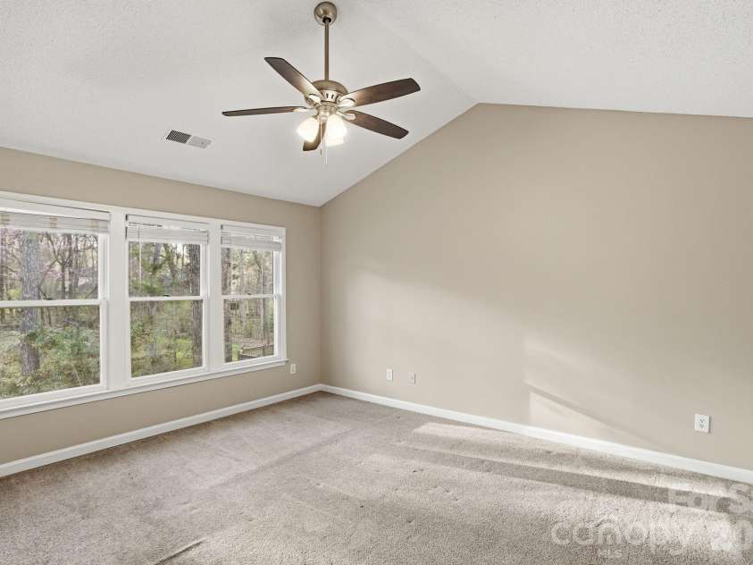 4915 Benthaven Lane, Charlotte, NC 28269.  MLS# CAR4357393, YatesRealty ID 14802. 