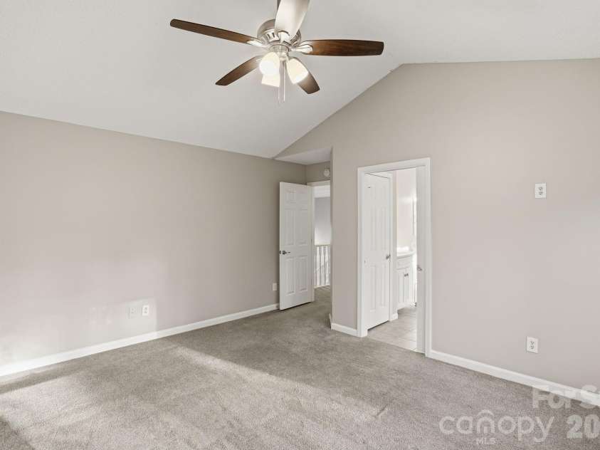 4915 Benthaven Lane, Charlotte, NC 28269.  MLS# CAR4357393, YatesRealty ID 14802. 