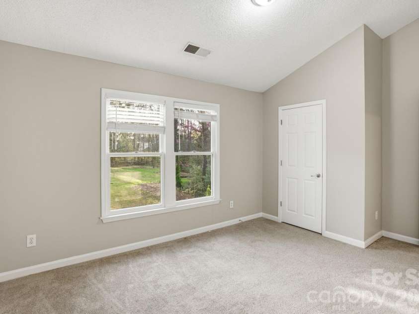 4915 Benthaven Lane, Charlotte, NC 28269.  MLS# CAR4357393, YatesRealty ID 14802. 