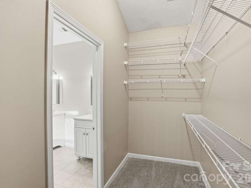 4915 Benthaven Lane, Charlotte, NC 28269.  MLS# CAR4357393, YatesRealty ID 14802. 